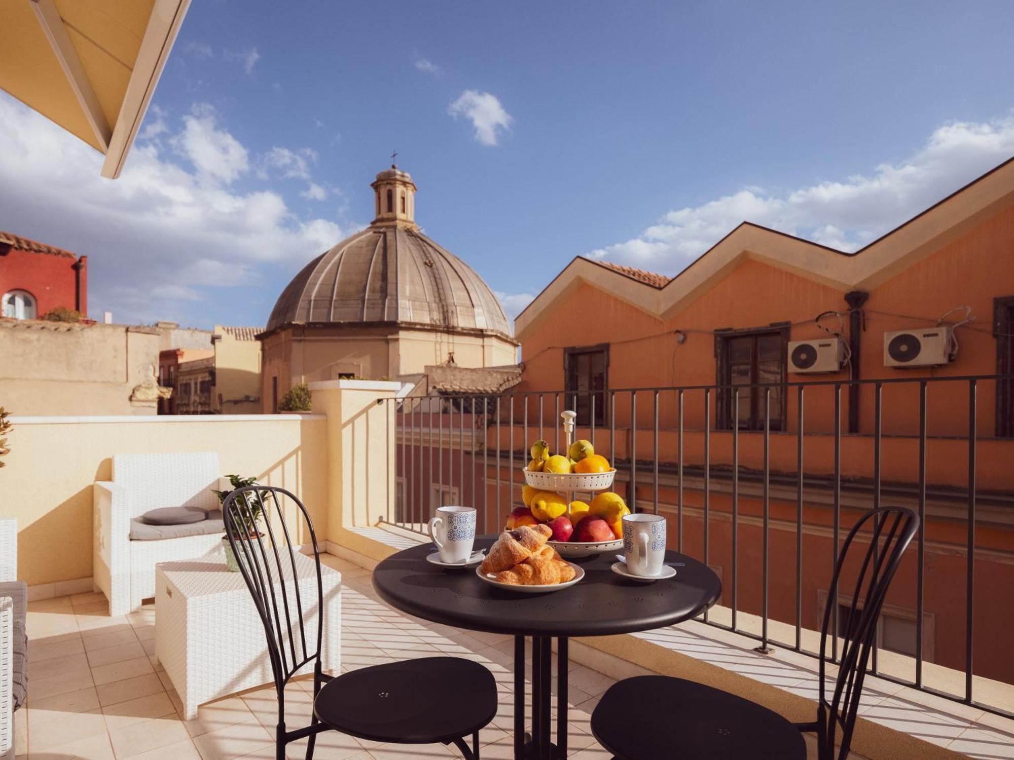 Luxury Suite La Terrazza In Pieno Centro In Cagliari Exterior photo